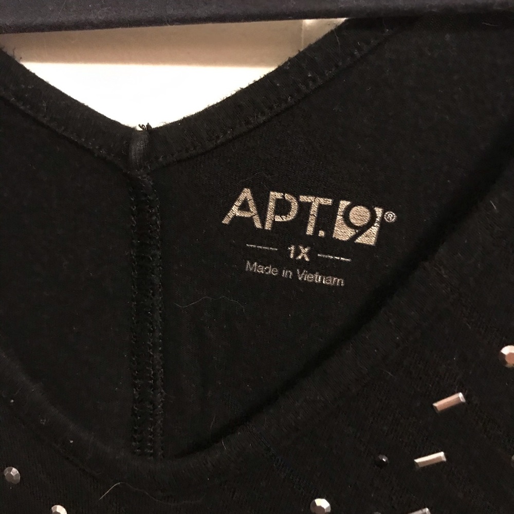 Top - Picture 2 of 2